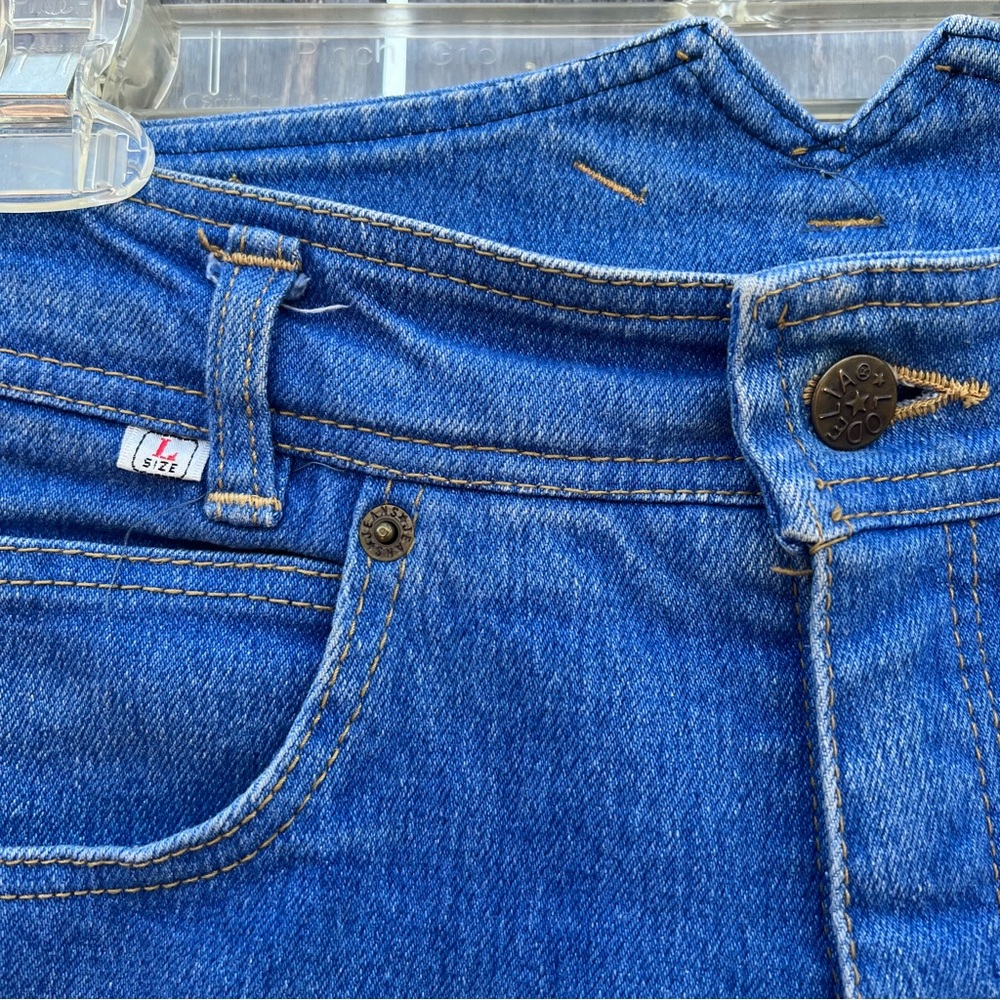 Jeans - Picture 2 of 4
